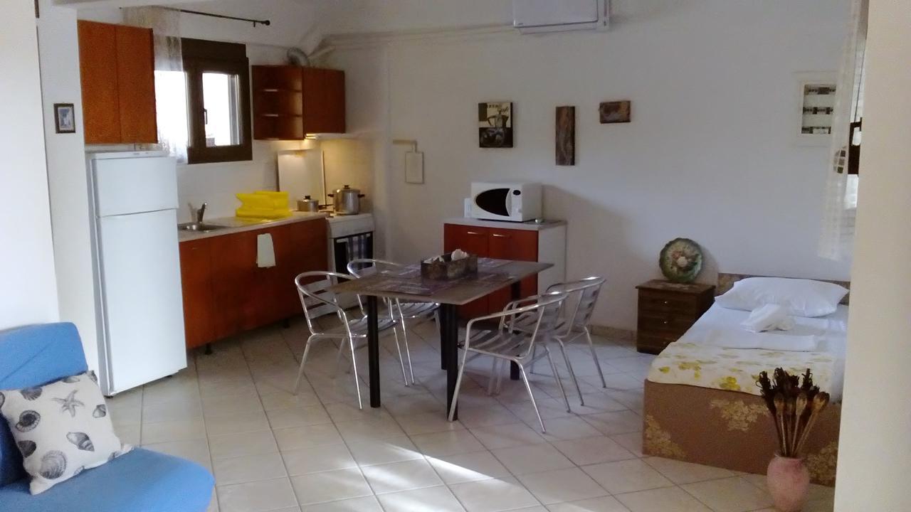 Natalia'S Apartments Nikiti  Exterior photo